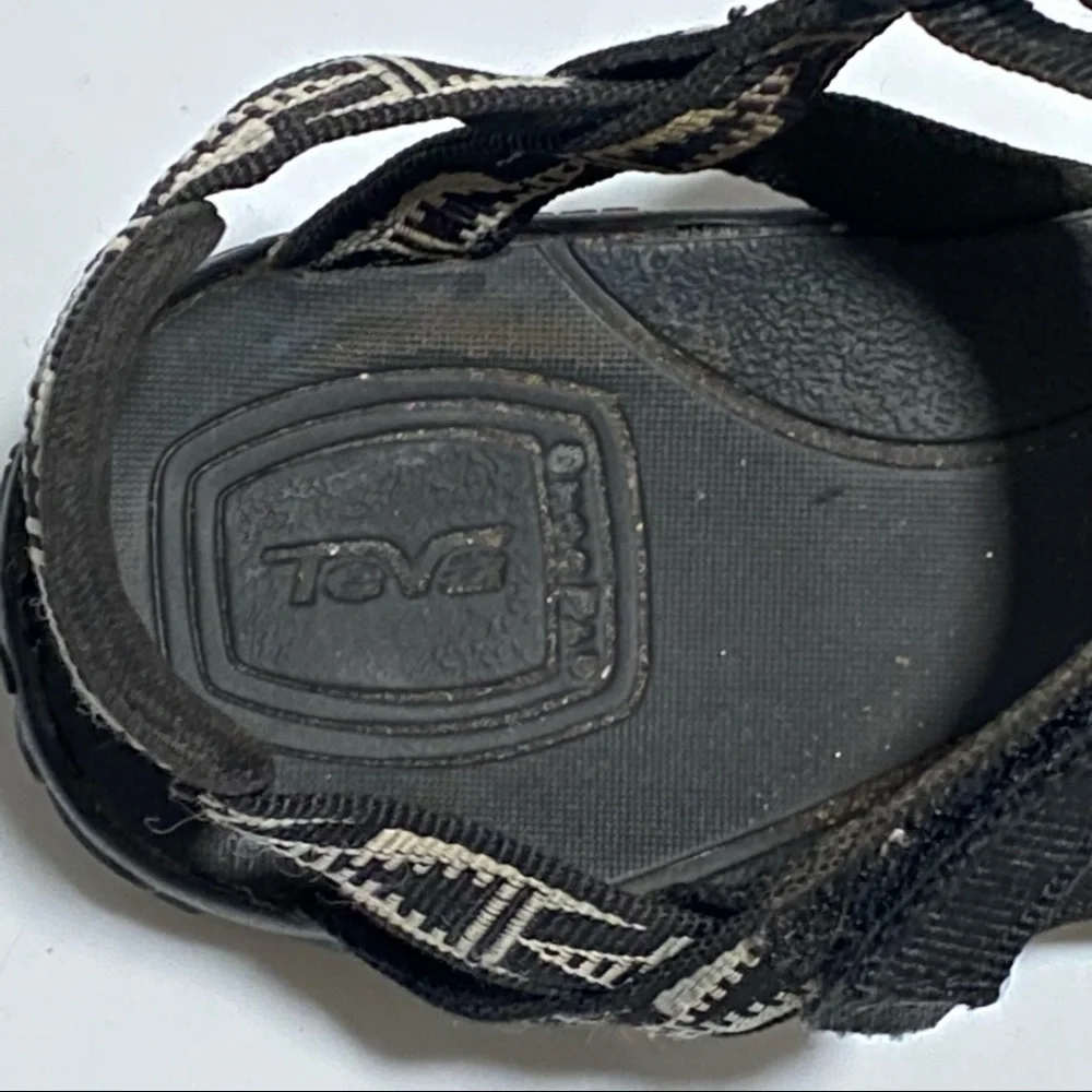 TEVA KIDS PUTIAN GRAY BLACK SANDALS YOUTH SIZE J4